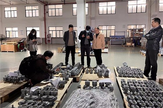 艾思捷歡迎西門(mén)子醫(yī)療器械有限公司來(lái)廠區(qū)進(jìn)行合作考察 .jpg