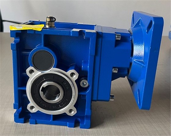 艾思捷技術(shù)教您蝸輪蝸桿減速機(jī)怎么選一款合適的伺服電機(jī)配套？ (4).jpg