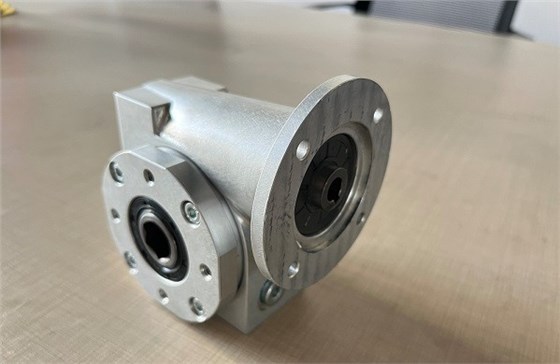 線體輸送、倍速鏈輸送線上用不銹鋼蝸輪蝸桿減速機(jī) (3).jpg