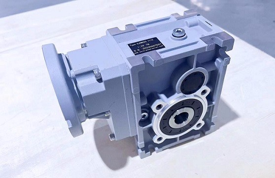 農(nóng)業(yè)機(jī)械精準(zhǔn)點(diǎn)播機(jī)專用減速機(jī) SJKM050準(zhǔn)雙曲面齒輪減速機(jī) (3).jpg