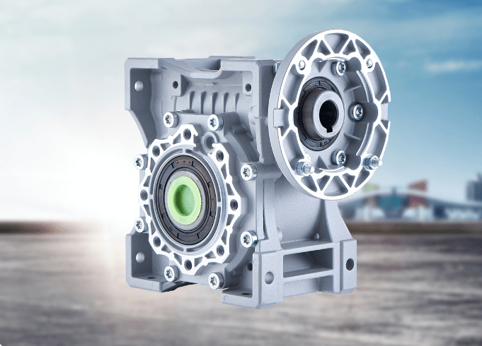 蝸輪減速機(jī)在輸送設(shè)備的使用中需要注意什么？